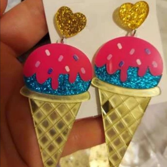 Earrings - Picture 4 of 11